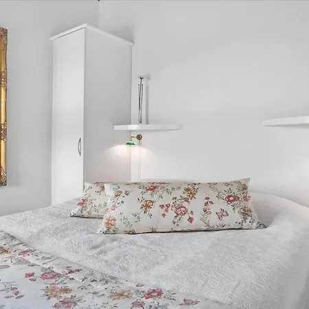 Fy231-otterup-strandparken-71 بيت للعطل